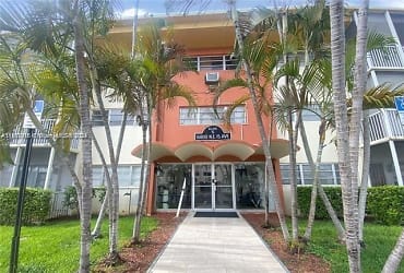 16800 NE 15th Ave #307 - North Miami Beach, FL