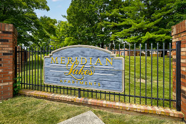 Meridian Lakes Apartments - Indianapolis, IN