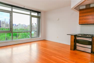 11-24 31st Ave #8B - Queens, NY