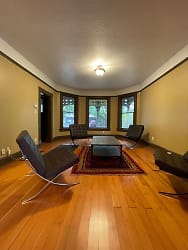 1512 SW 18th Ave - Portland, OR