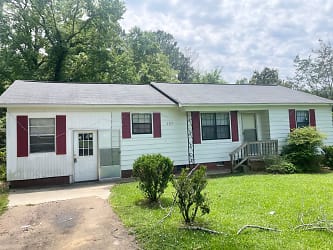 121 Nell Dr - Canton, MS