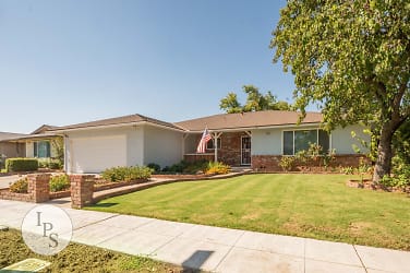 6649 N Meridian Ave - Fresno, CA