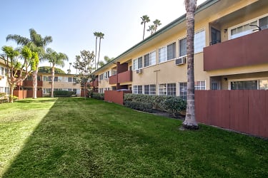 Portofino Cove Apartments - Anaheim, CA