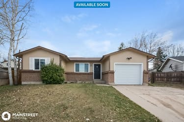 8563 Dover Ct - Arvada, CO