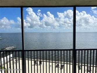 525 Indian River Ave #303 - Titusville, FL