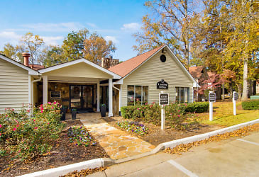 Gwinnett Square Apartments - Duluth, GA