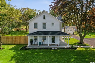 3400 Youngs Ave - Southold, NY