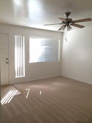 5509 Ming Ave unit 2012A - Bakersfield, CA