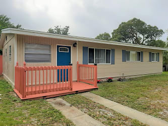 4416 W Wallace Ave - Tampa, FL