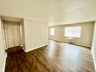 5151 Lee Rd unit 306 - Maple Heights, OH