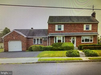 423 S Mitchell Ave - Lansdale, PA