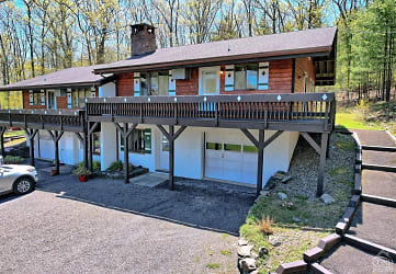 561 Bald Hill Rd S - Round Top, NY