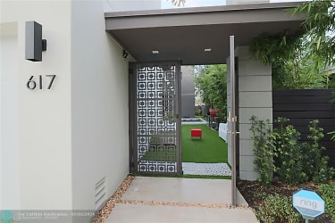 617 SW 10th St - undefined, undefined
