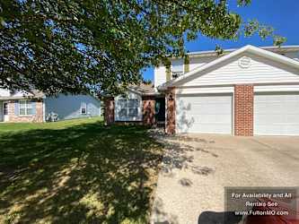 1903 Springdale Ct - Mexico, MO