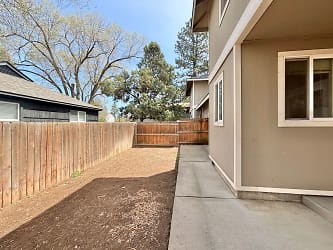14 SE McKinley Ave unit 1 - Bend, OR
