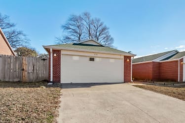 1174 N Boxley Ave - Fayetteville, AR