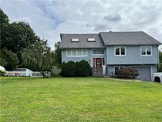 16 Fringetree Dr - Cranston, RI