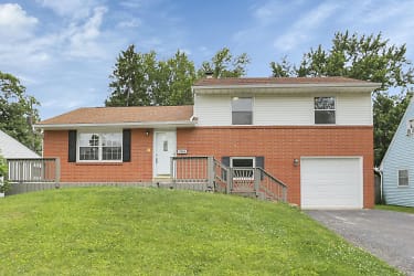 2868 Louise Ave - Grove City, OH
