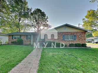1966 S Mayfair Ave - undefined, undefined