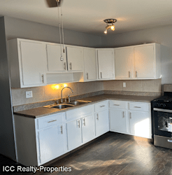 5005 44th Ave - Moline, IL