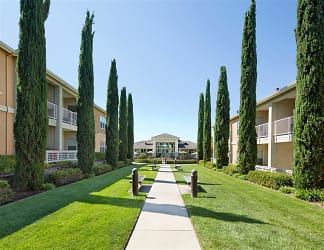 Iron Point Apartments - Folsom, CA