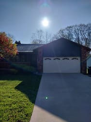 6995 Fry Rd unit 1 - Middleburg Heights, OH