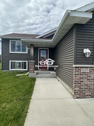 6137 39th Ave NW - Rochester, MN