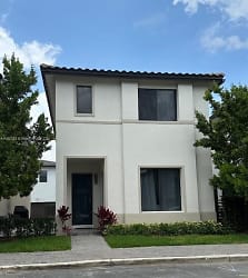 4445 NW 82nd Ave - Doral, FL