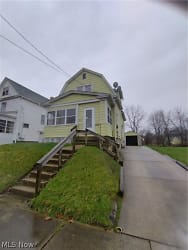 607 Dickson St - Youngstown, OH