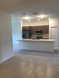 8045 NW 104th Ave #6 - Doral, FL