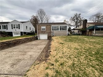 1313 Ohioview Dr - Industry, PA