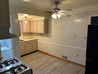 6256 Andersonville Rd unit C - Waterford, MI