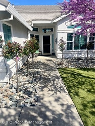 8648 Spring House Way - Elk Grove, CA