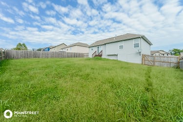 1505 Nw High View Dr - Grain Valley, MO