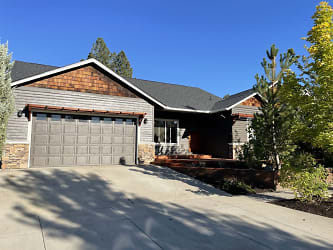 2406 NW Summerhill Dr - Bend, OR