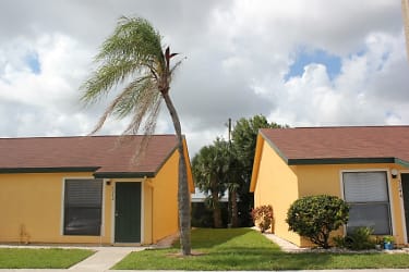Springwood Villas Apartments - Pinellas Park, FL