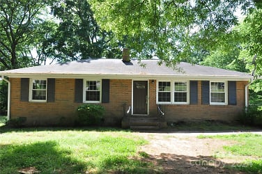 118 Kenmore Dr - Pineville, NC