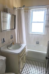 3548 N New England Ave #2A - Chicago, IL