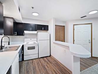 Cedar Knoll Apartments - Akron, OH