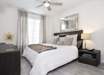 Camden Central Apartments - Saint Petersburg, FL