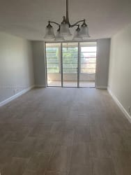 3001 NW 48th Ave #432 - Lauderdale Lakes, FL