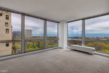 2400 North Lakeview - Unit 1003_011.jpg