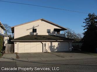 824 SE Jensen St - Oak Harbor, WA