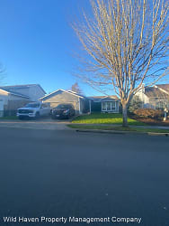 2453 Peggy St - Mcminnville, OR