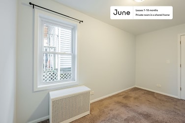 Room for rent. 2852 North Lawndale Avenue - Chicago, IL