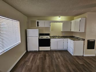 336 Moser Ave Apartments - Bullhead City, AZ