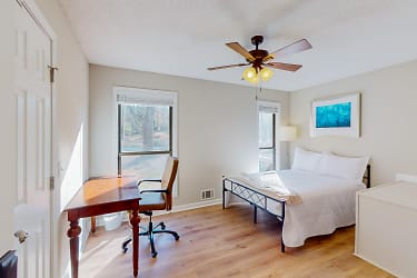Room For Rent - Woodstock, GA