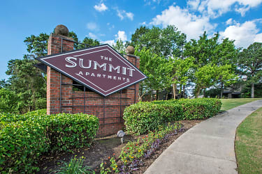 The Summit Apartments - Memphis, TN
