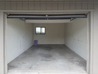 194 A garage.jpg