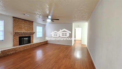 401 Avenue H - undefined, undefined